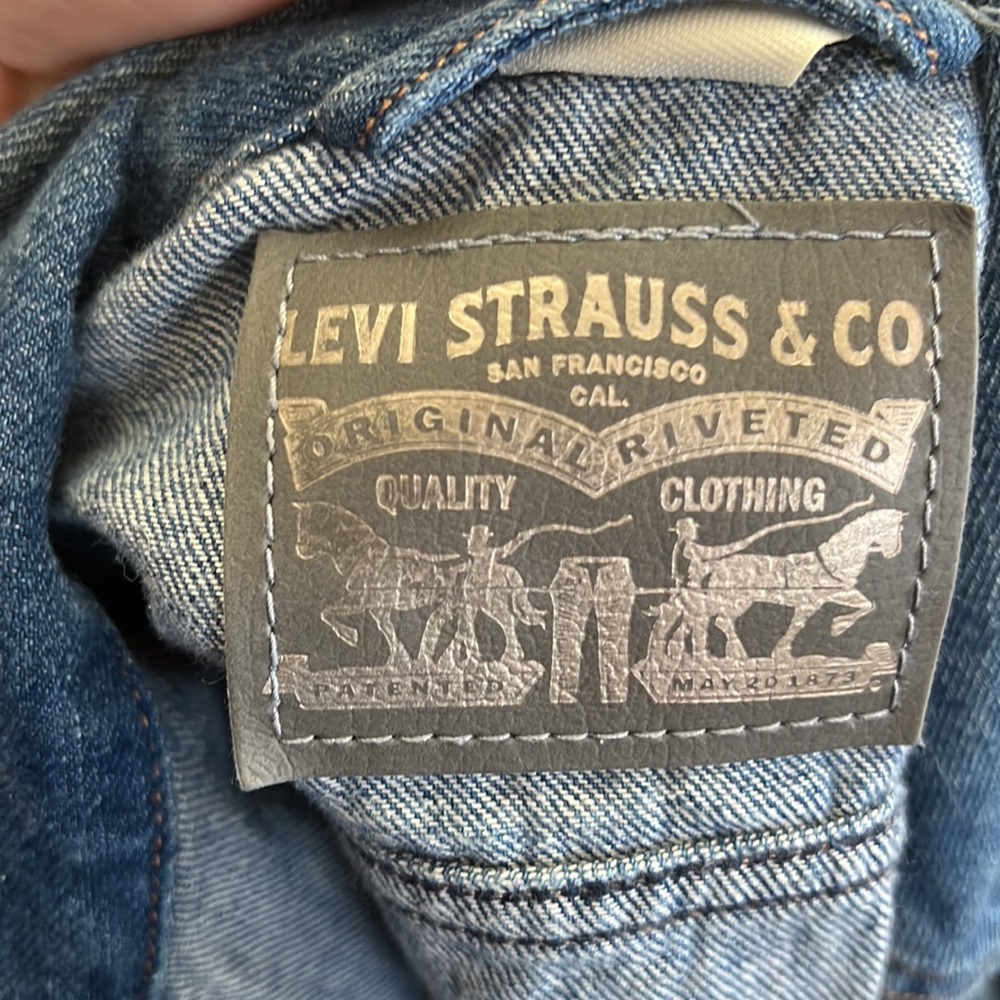 Levi’s jeans vest - Picture 3 of 8